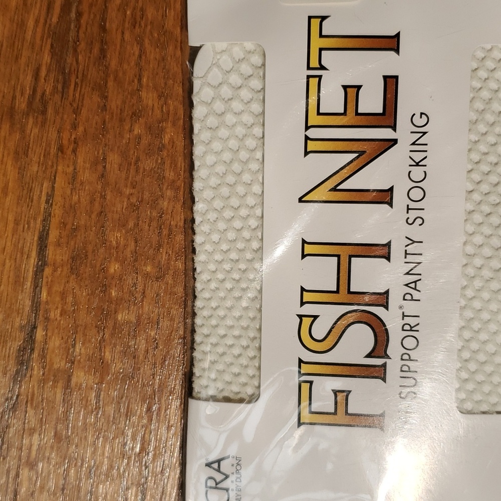 Fish Net High-Support Pantyhose - Picture 5 of 16